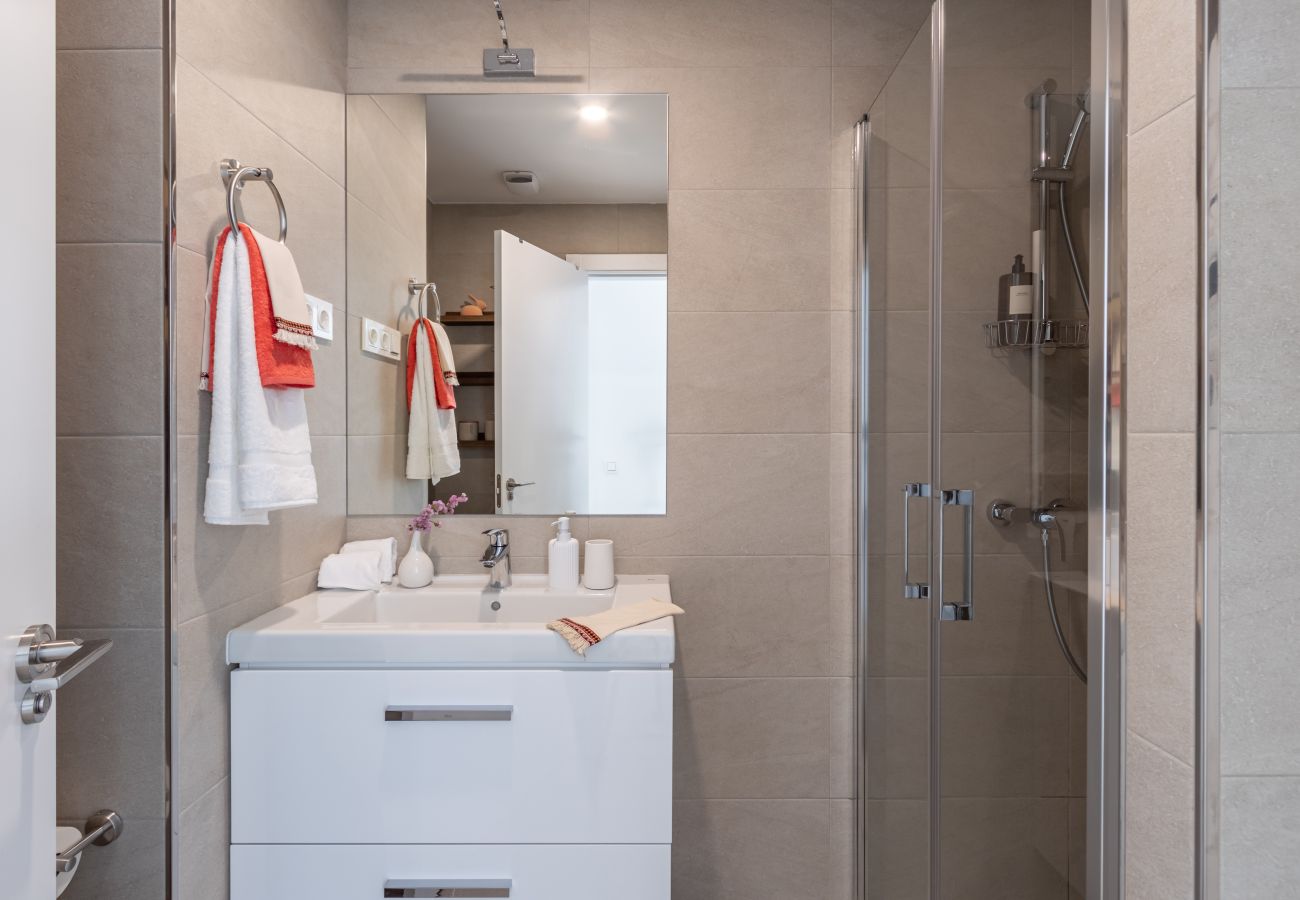 Apartamento en Málaga - Malaga Skyline 1 Pool & Parking Free