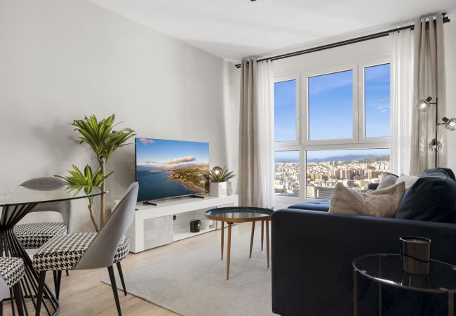 Apartamento en Málaga - Malaga Eye - Pool, gym and parking free