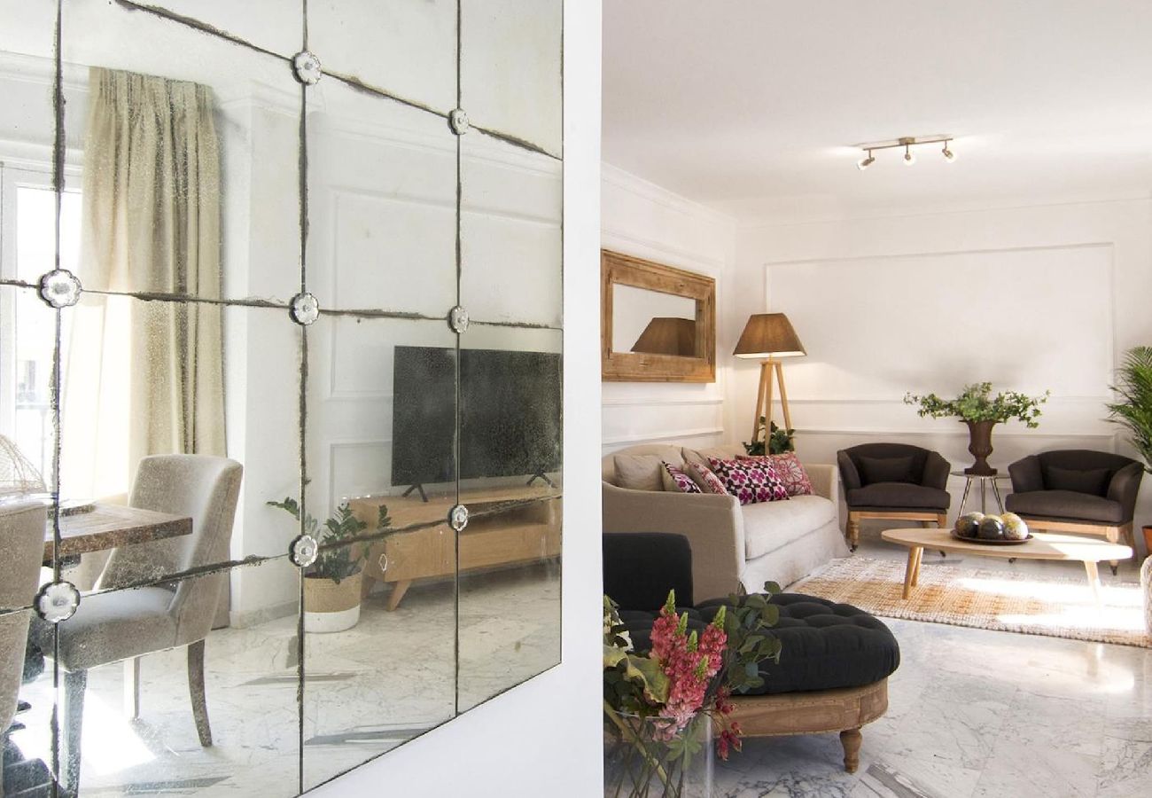 Apartment in Granada - ChezmoiHomes Glow & Elegant apartment with parking 