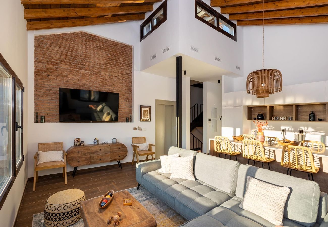 Apartment in Granada - ChezmoiHomes Santiago Duplex Penthouse 