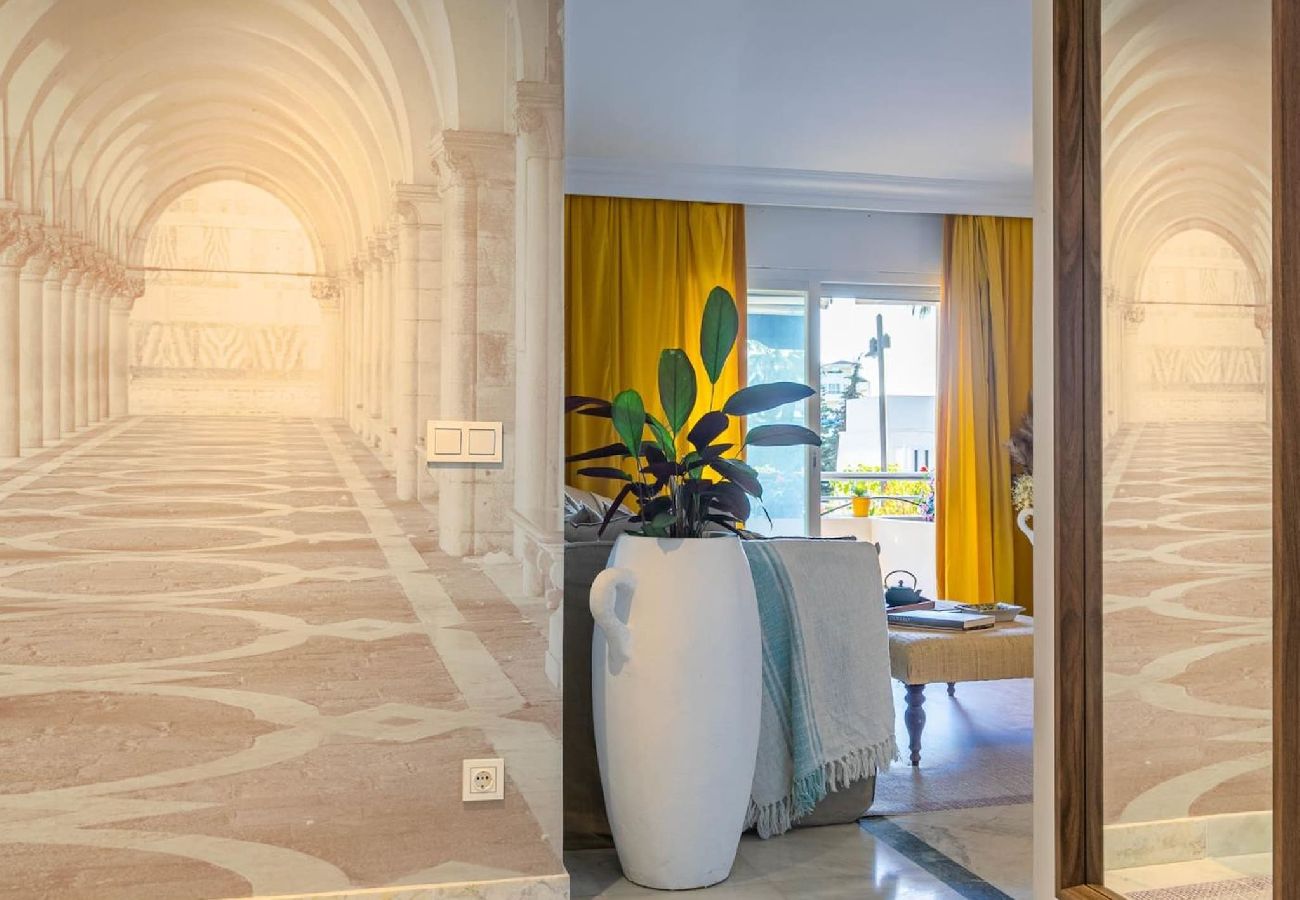 Apartment in Marbella - Puerto Banús Cozy and Luxe Home