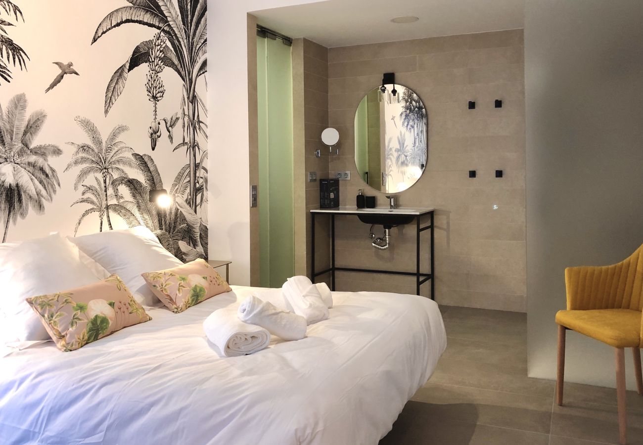 Apartment in Granada - ChezmoiHomes Patio De Luz 2