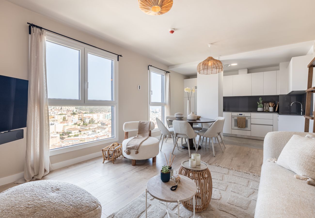 Apartment in Málaga - Malaga Skyline 5 Pool & Parking Free